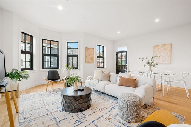 33 Pearl St. 3, Boston, MA 02125