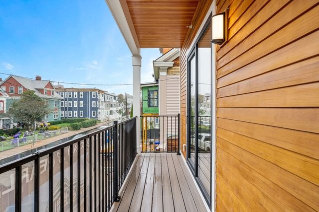 33 Pearl St. 3, Boston, MA 02125