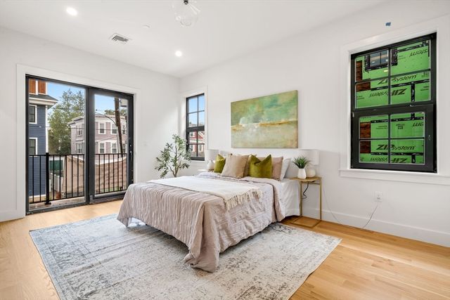 33 Pearl St. 3, Boston, MA 02125
