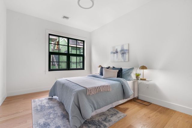 33 Pearl St. 3, Boston, MA 02125