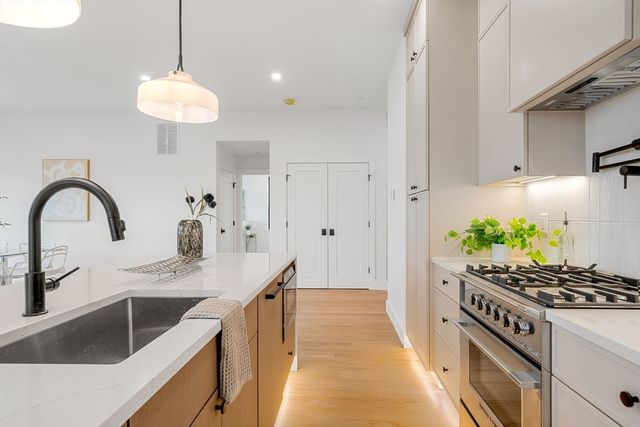 33 Pearl St. 3, Boston, MA 02125