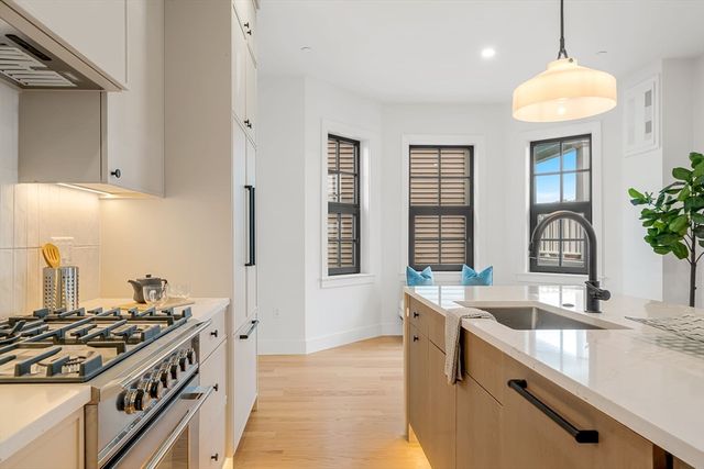 33 Pearl St. 3, Boston, MA 02125