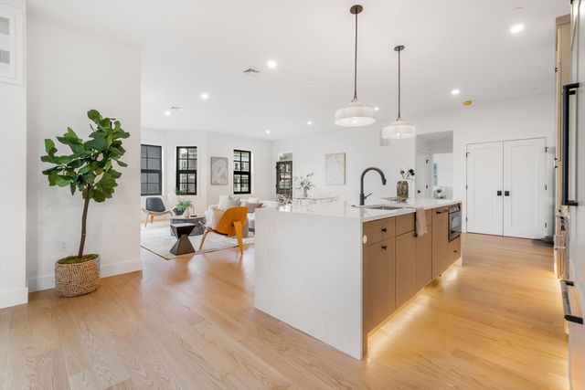 33 Pearl St. 3, Boston, MA 02125