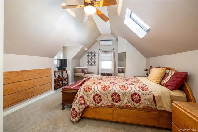 49 Park Avenue, Malverne, NY 11565