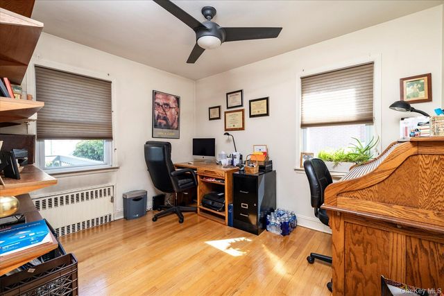 49 Park Avenue, Malverne, NY 11565