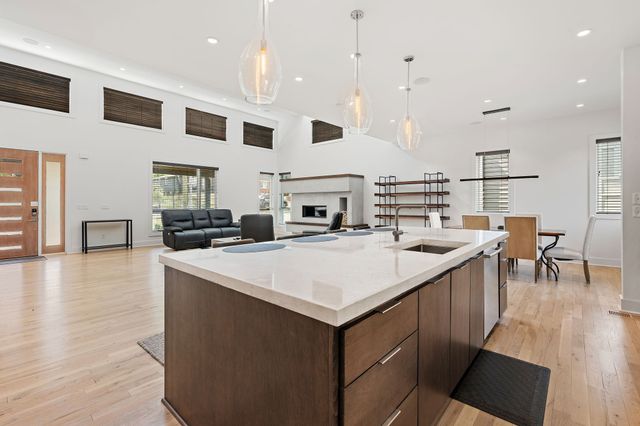 1002 W Grove Ave, Nashville, TN 37203