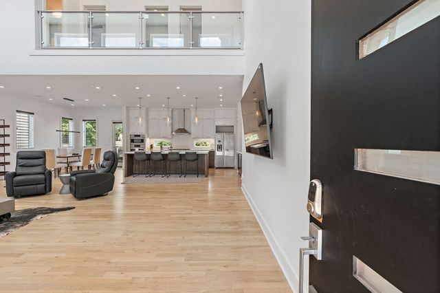1002 W Grove Ave, Nashville, TN 37203