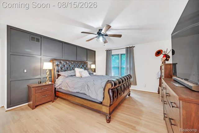 1522 Oregon Court, Waterford Charter Township, MI 48327