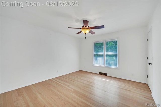 1522 Oregon Court, Waterford Charter Township, MI 48327
