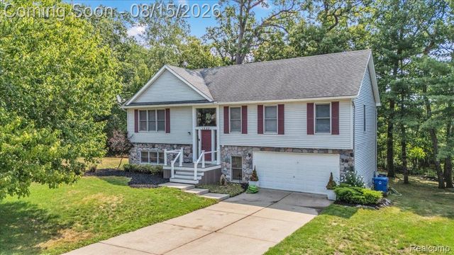 1522 Oregon Court, Waterford Charter Township, MI 48327