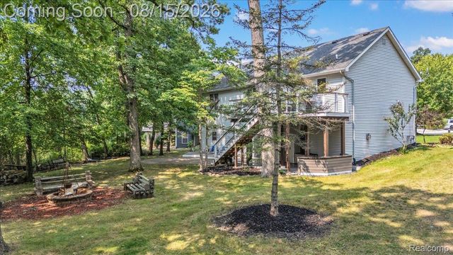 1522 Oregon Court, Waterford Charter Township, MI 48327