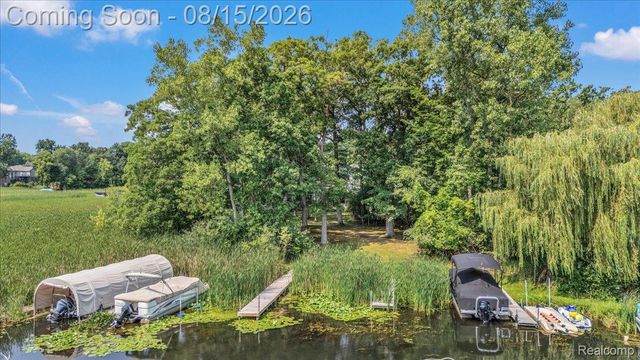 1522 Oregon Court, Waterford Charter Township, MI 48327