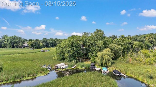 1522 Oregon Court, Waterford Charter Township, MI 48327