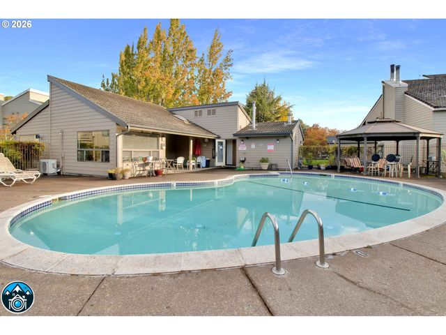 2101 LAKE ISLE Ct, Eugene, OR 97401