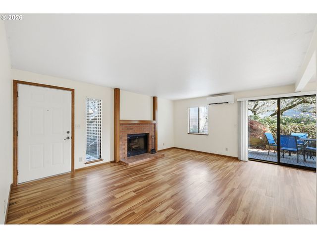 2101 LAKE ISLE Ct, Eugene, OR 97401