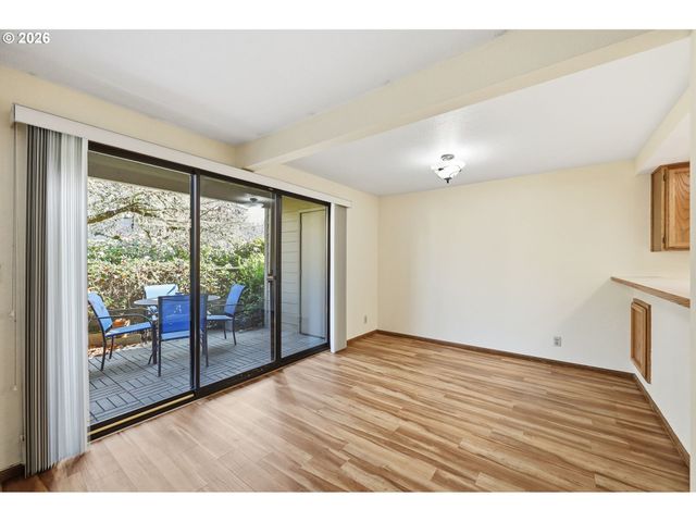 2101 LAKE ISLE Ct, Eugene, OR 97401