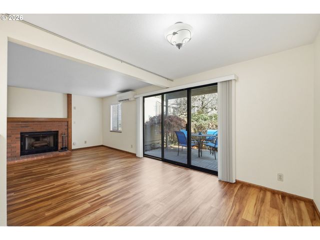 2101 LAKE ISLE Ct, Eugene, OR 97401