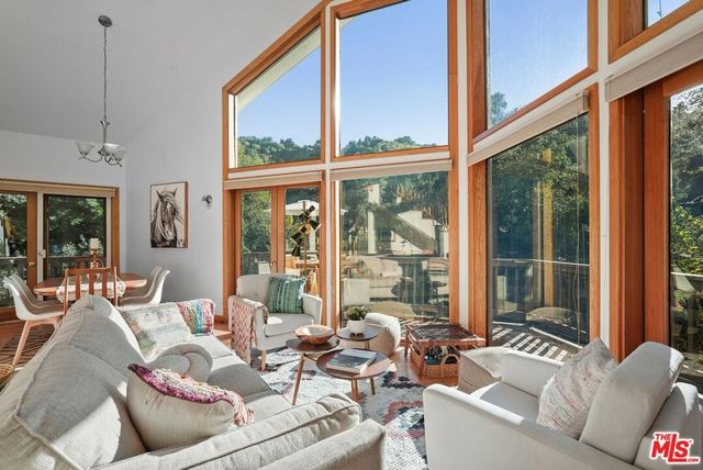 2449 Nuez Way, Topanga, CA 90290