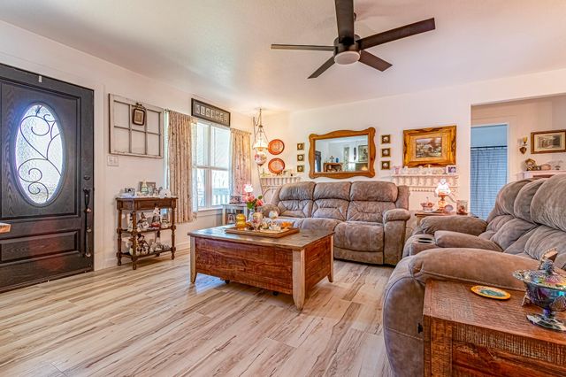 416 Windomere Drive, Livingston, TX 77351