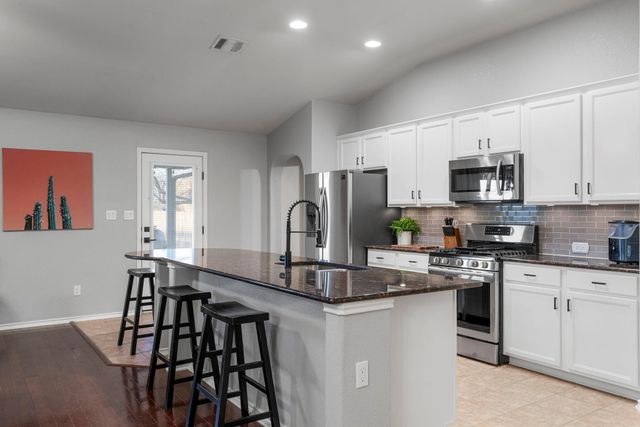 2112 O'Callahan DR, Austin, TX 78748