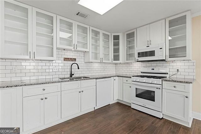 4413 Village Oaks Ridge, Atlanta, GA 30338