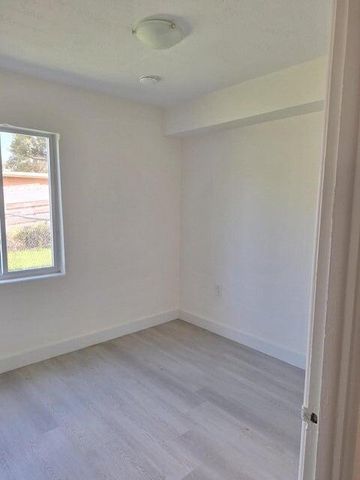 360 Barraclough Street, Fort Pierce, FL 34982