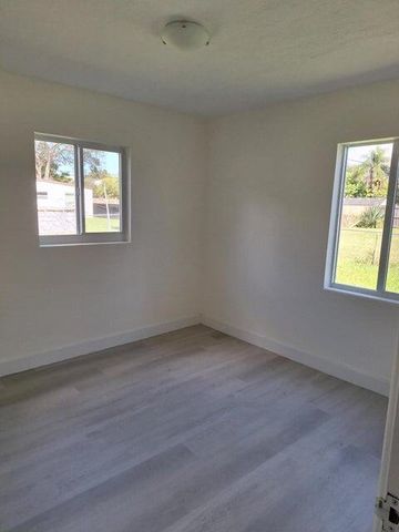 360 Barraclough Street, Fort Pierce, FL 34982