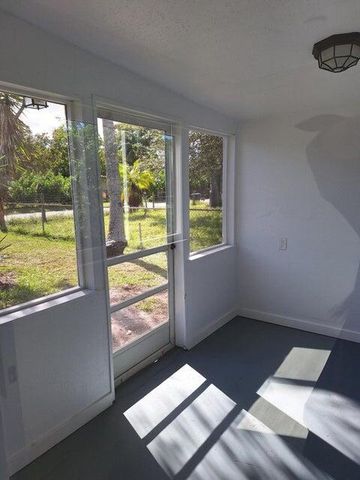 360 Barraclough Street, Fort Pierce, FL 34982