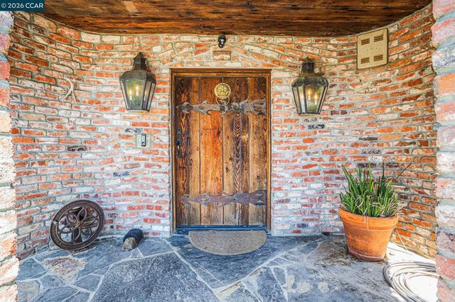 176 Mountain Canyon Ln, Alamo, CA 94507