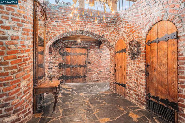 176 Mountain Canyon Ln, Alamo, CA 94507