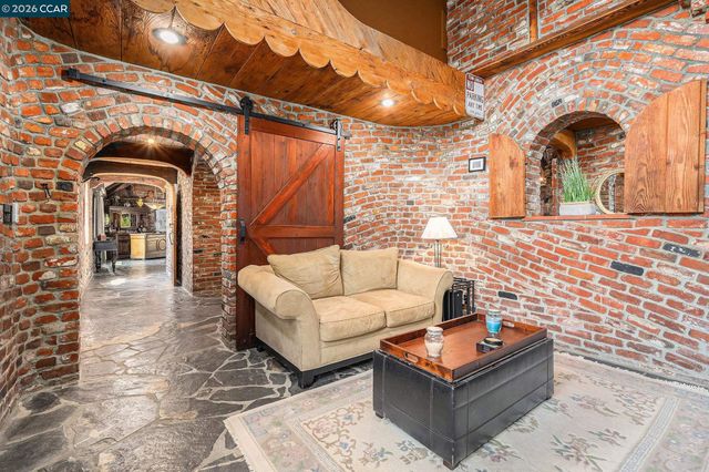 176 Mountain Canyon Ln, Alamo, CA 94507