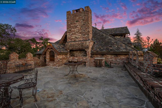 176 Mountain Canyon Ln, Alamo, CA 94507