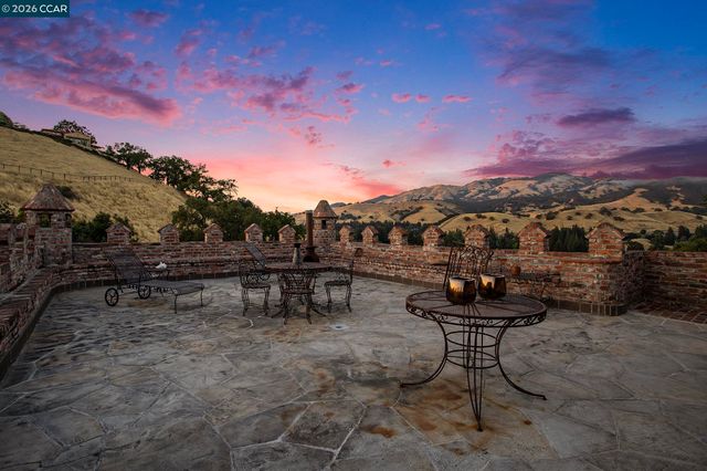 176 Mountain Canyon Ln, Alamo, CA 94507