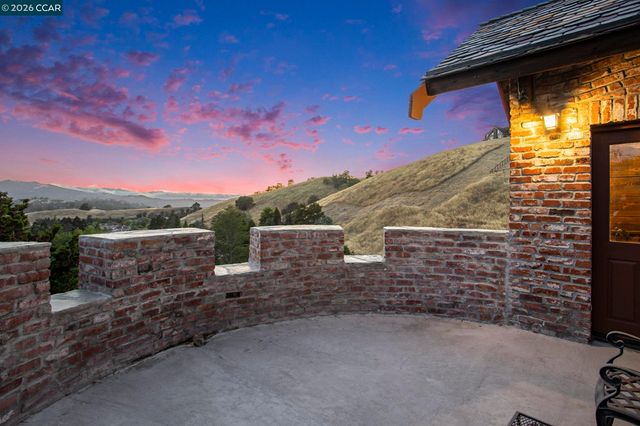 176 Mountain Canyon Ln, Alamo, CA 94507