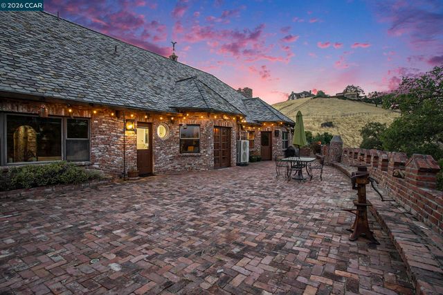 176 Mountain Canyon Ln, Alamo, CA 94507