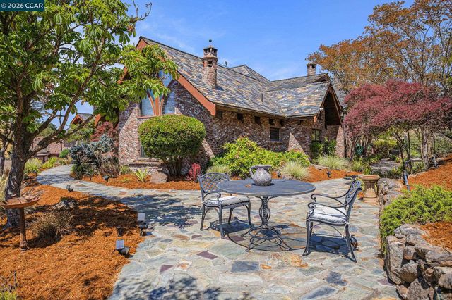 176 Mountain Canyon Ln, Alamo, CA 94507