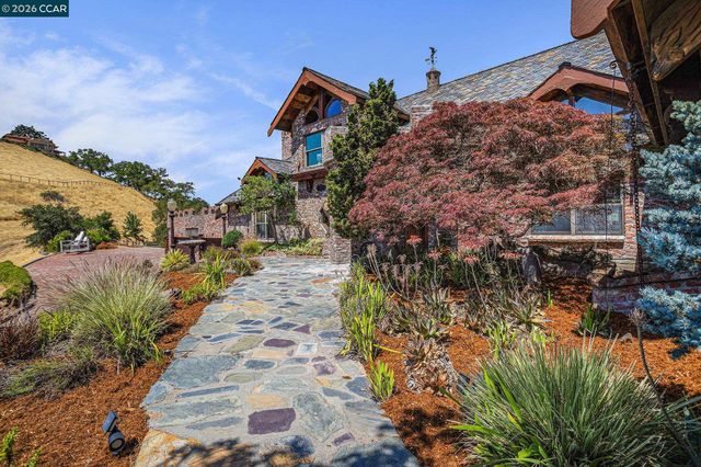 176 Mountain Canyon Ln, Alamo, CA 94507