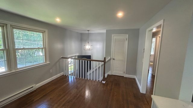 9 Cricket Dr, Sturbridge, MA 01566
