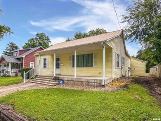 606 N MAPLE Street, Mt Sterling, IL 62353