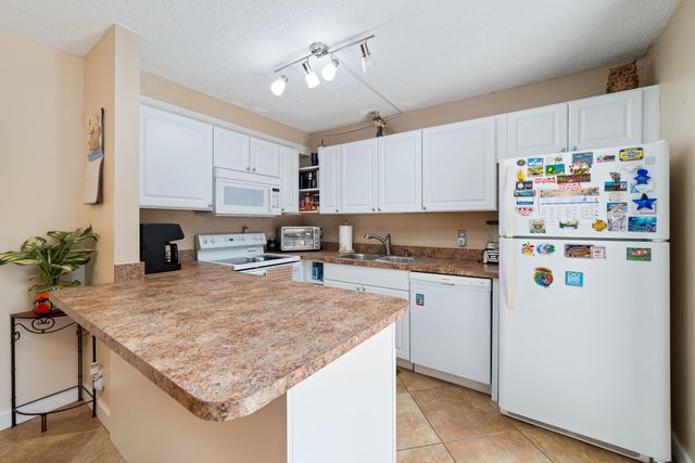 1704 FOREST LAKES Circle A, West Palm Beach, FL 33406