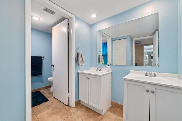 1704 FOREST LAKES Circle A, West Palm Beach, FL 33406