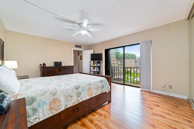 1704 FOREST LAKES Circle A, West Palm Beach, FL 33406