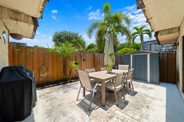 1704 FOREST LAKES Circle A, West Palm Beach, FL 33406