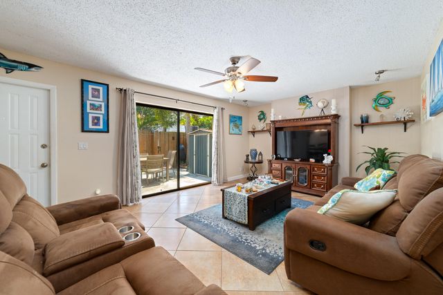 1704 FOREST LAKES Circle A, West Palm Beach, FL 33406