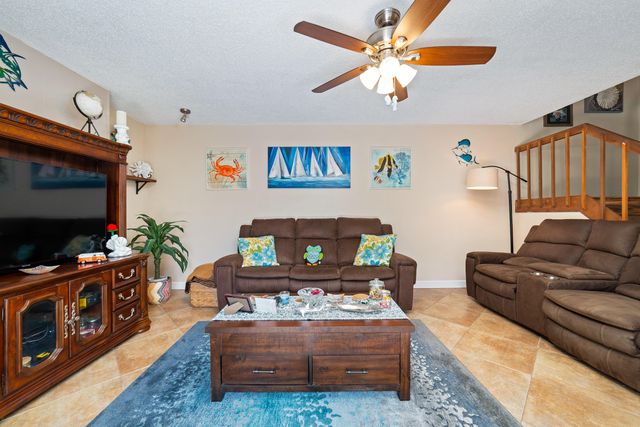 1704 FOREST LAKES Circle A, West Palm Beach, FL 33406