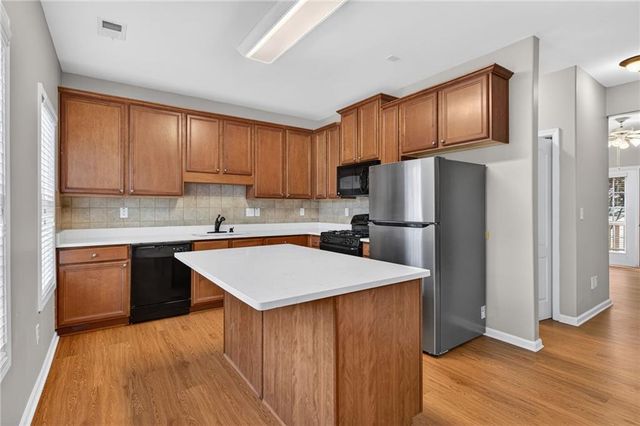 1186 Lake Point Way, Suwanee, GA 30024