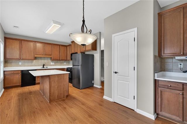 1186 Lake Point Way, Suwanee, GA 30024