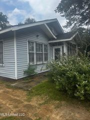 322 S Nearview Street, Jackson, MS 39202