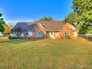 24875 S Meadow Ridge Road, Claremore, OK 74019