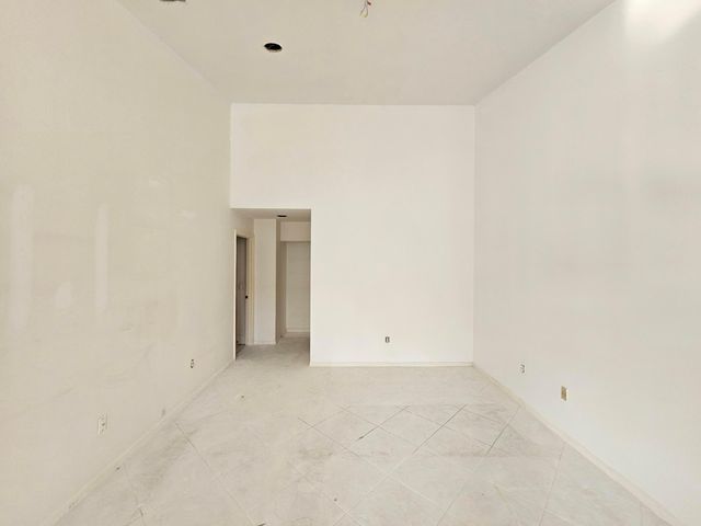 5235 Europa Drive O, Boynton Beach, FL 33437